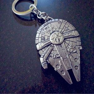 Star Wars Millennium Falcon Keychain in Silvertone Metal NWOT